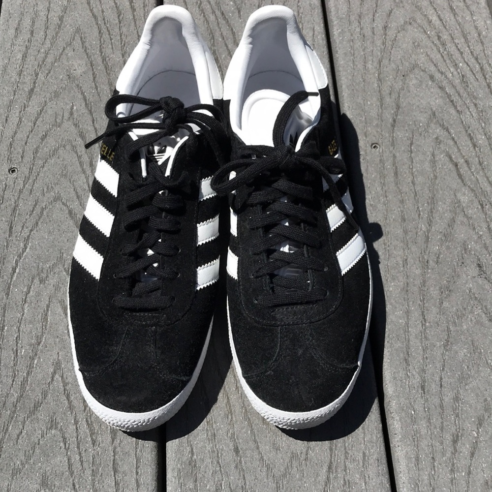 Black adidas gazelle 8.5 men’s